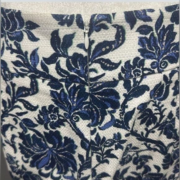 Ann Taylor Floral Blue and White Skirt Size 14 - Picture 4 of 7